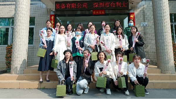 3月8日婦女節(jié)，愿大家顏若桃花，永遠如十八歲美麗可愛。
